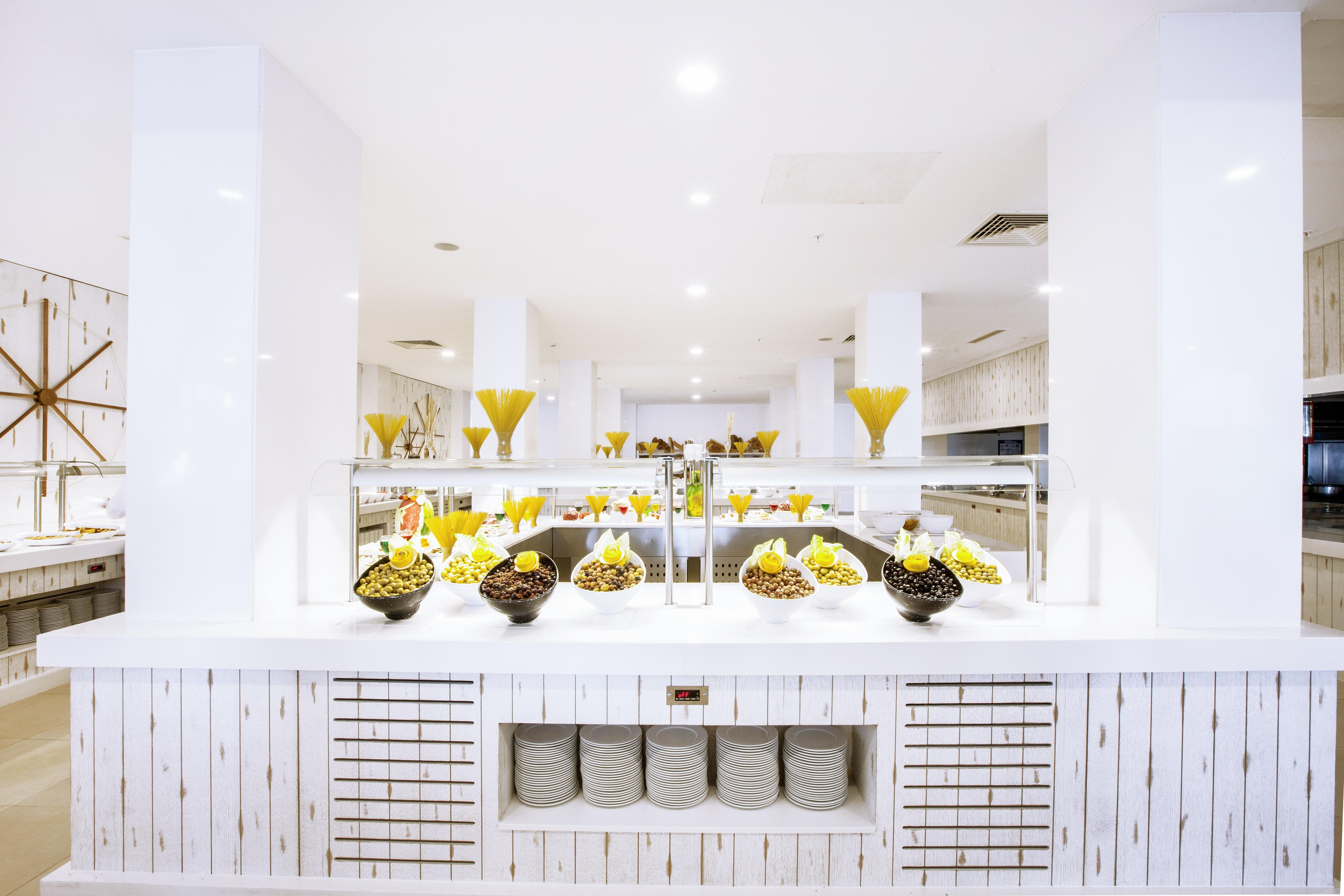 ラブランダ Tmt ボドルム リゾート【オールインクルーシブ】 エクステリア 写真 The buffet at the restaurant