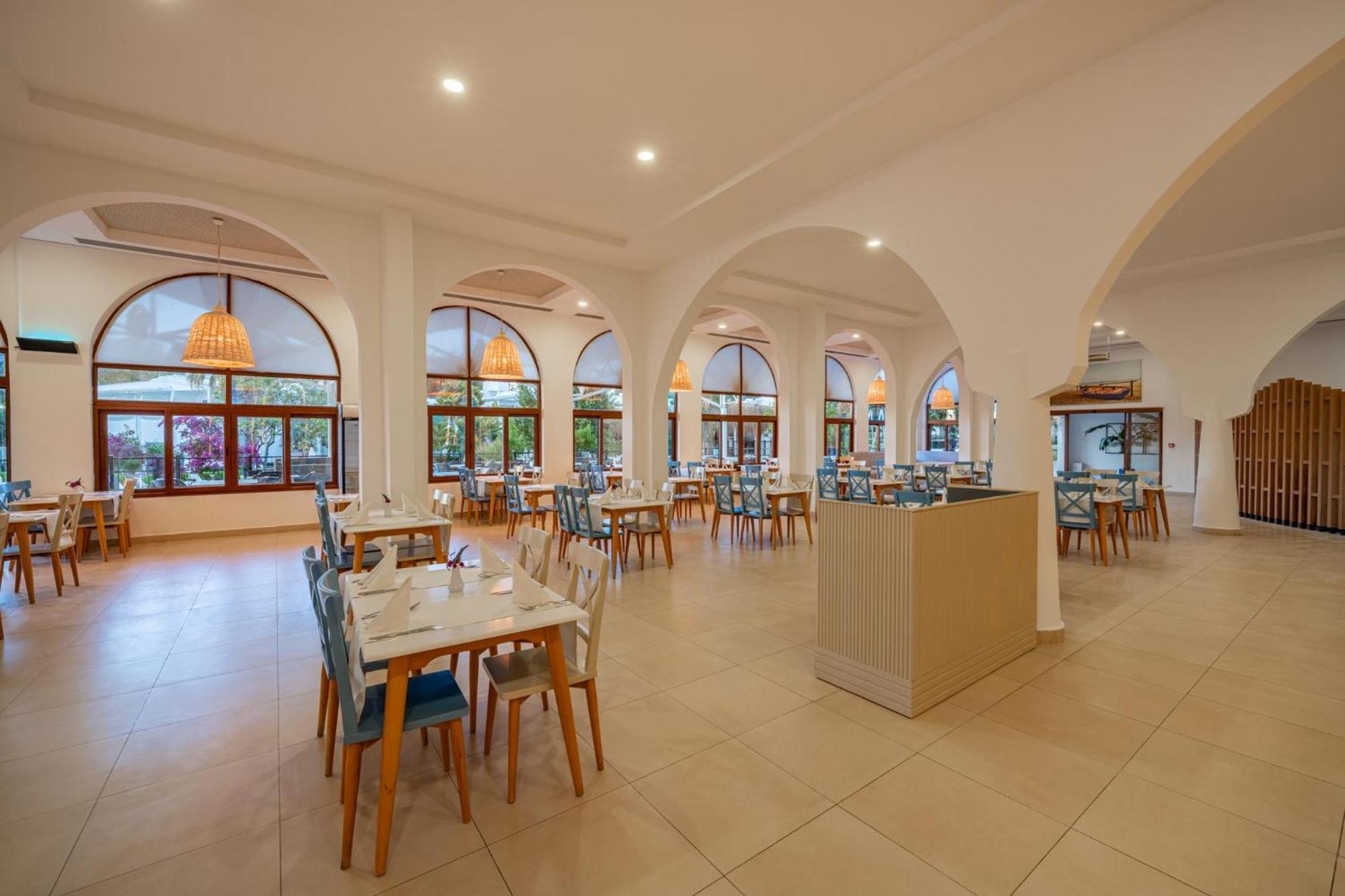 ラブランダ Tmt ボドルム リゾート【オールインクルーシブ】 エクステリア 写真 The restaurant at the hotel