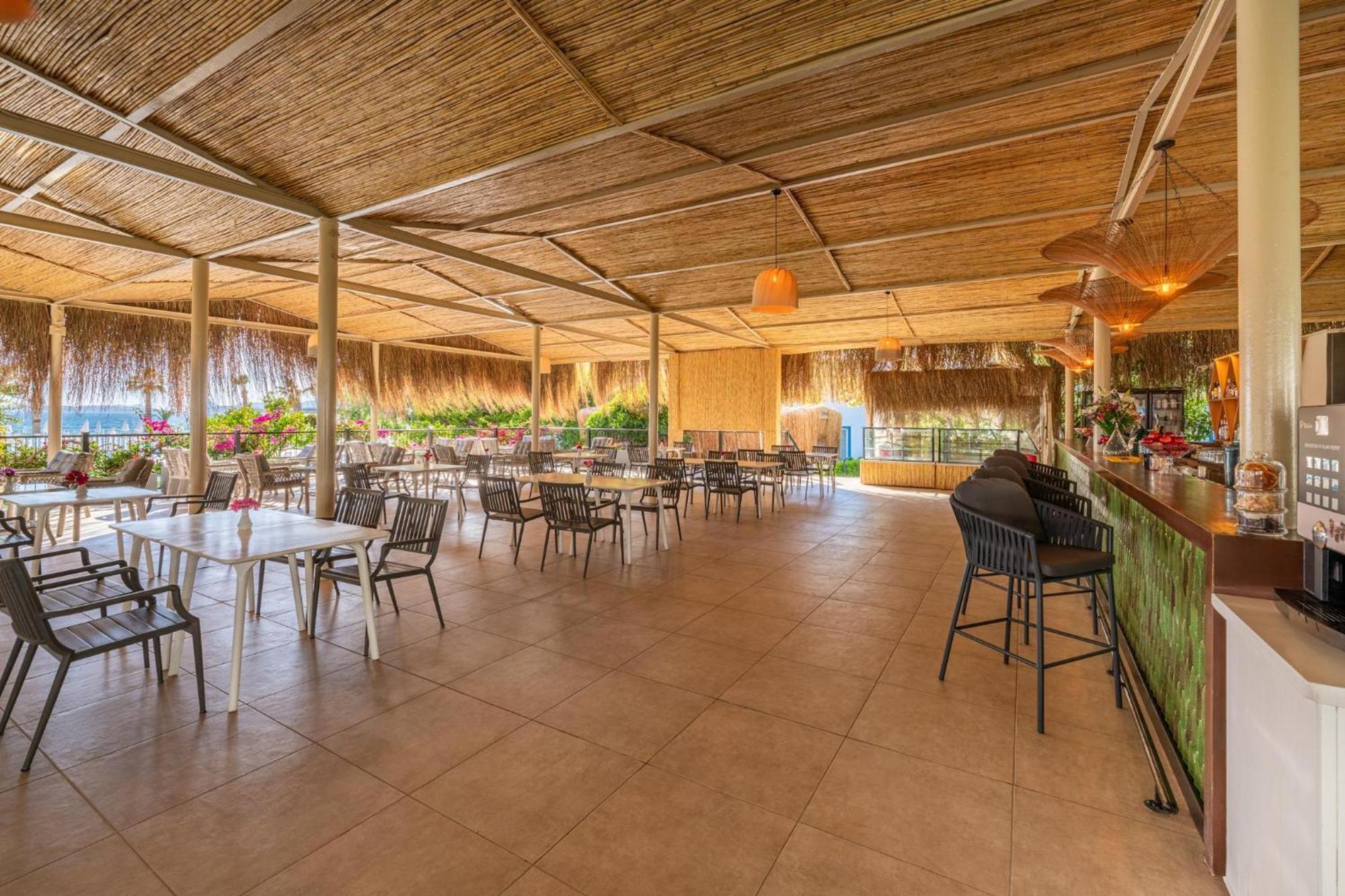 ラブランダ Tmt ボドルム リゾート【オールインクルーシブ】 エクステリア 写真 Restaurant at the resort