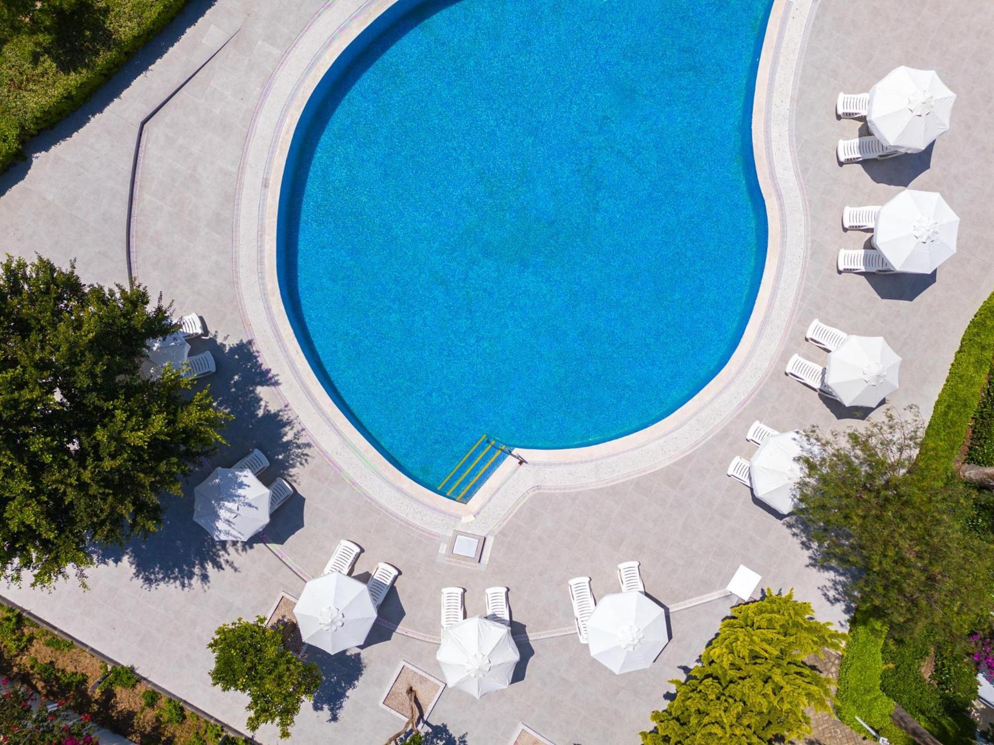 ラブランダ Tmt ボドルム リゾート【オールインクルーシブ】 エクステリア 写真 Aerial view of a swimming pool