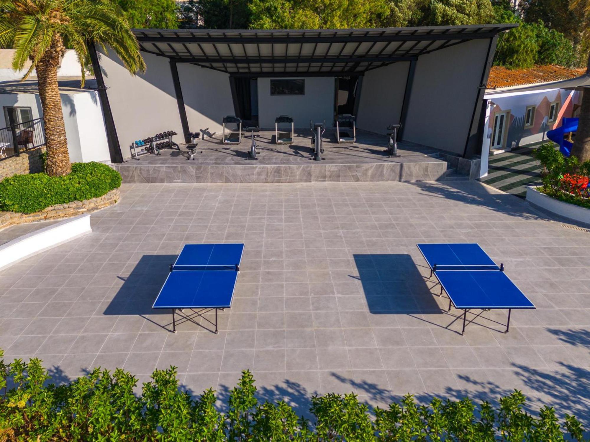 ラブランダ Tmt ボドルム リゾート【オールインクルーシブ】 エクステリア 写真 The table tennis area