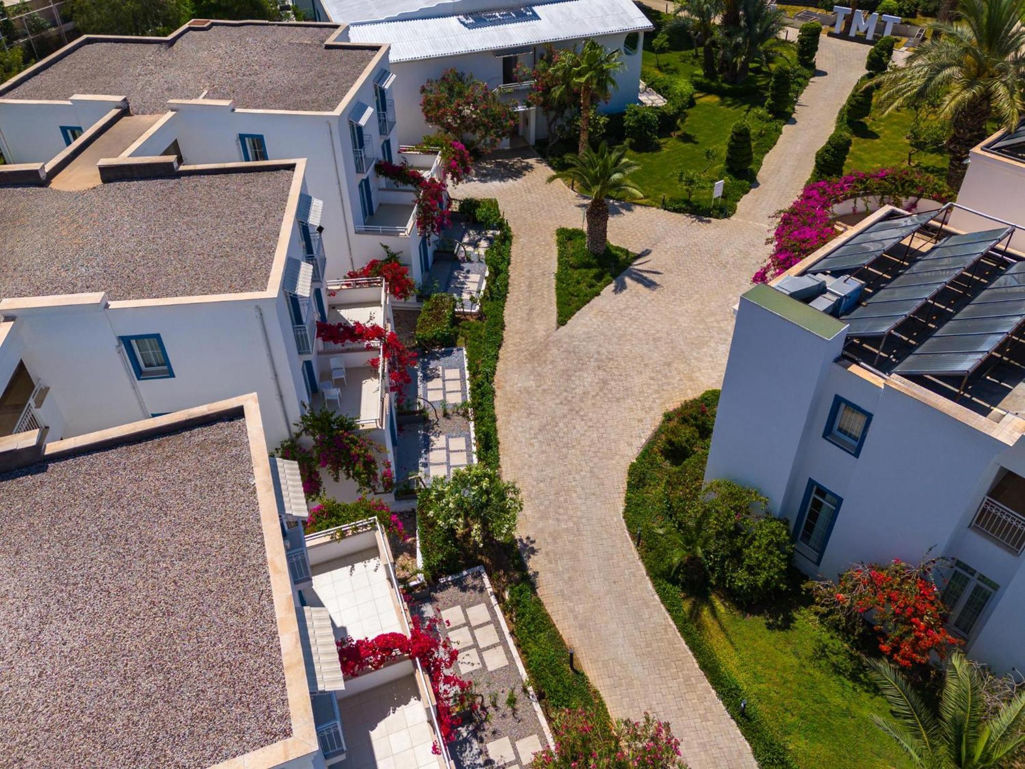 ラブランダ Tmt ボドルム リゾート【オールインクルーシブ】 エクステリア 写真 Aerial view of the hotel